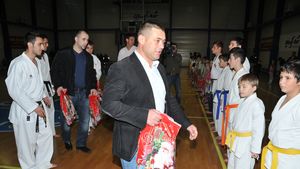 Moșul a venit deja la micuții karatiști