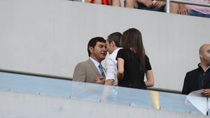 Fața urâtă a "unicului derby"! **Managerul și-a continuat "aroganțele", fanii dinamoviști au replicat cu un banner greu de reprodus. FOTO