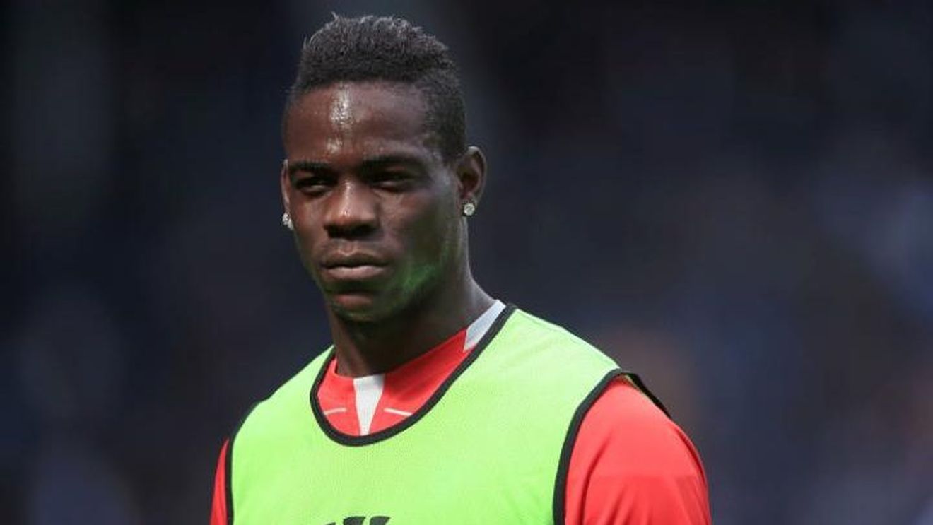 Balotelli nu are liniște nici la noua echipă. Fotbalistul ajuns gratis la Nice este călcat în picioare de o legendă a lui Liverpool: „Tot este prea scump"