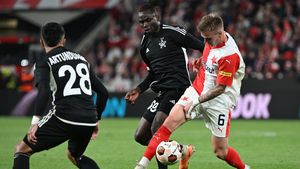 Incredibil! Fotbalistul împrumutat de Rapid de la Sheriff Tiraspol ar putea să nu joace deloc în acest sezon: „Durează undeva la 3 luni”. EXCLUSIV