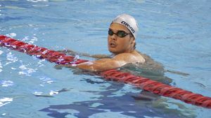 Rezultat de senzație la Campionatele Europene de la Glasgow: Robert Glință, la 8 sutimi de recordul mondial în semifinalele probei de 50 de metri spate! Sâmbătă înoată pentru aur