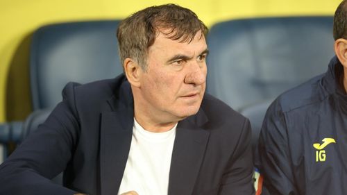Gică Hagi s-a săturat după 45 de minute! Fotbalistul, OUT din echipa României la pauza meciului cu Suedia