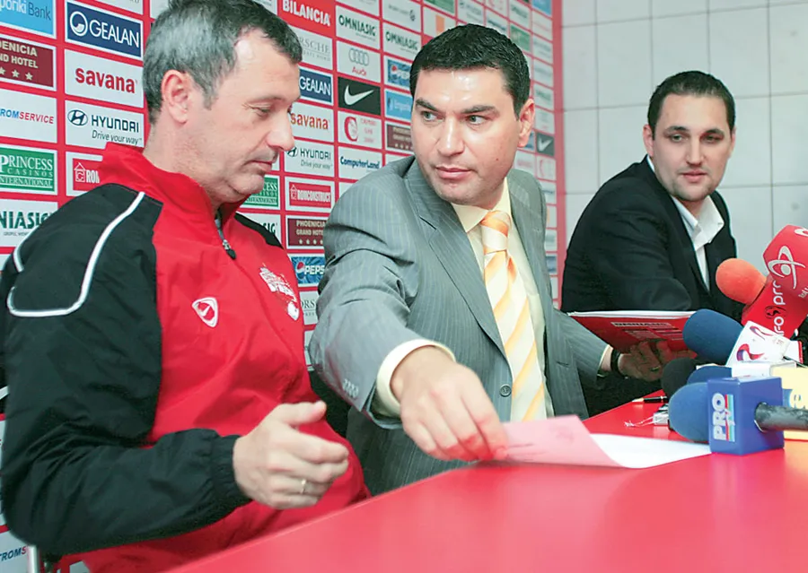 De ce nu l-ar da afară Cristi Borcea pe Mircea Rednic