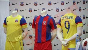 FOTO & VIDEO** Vezi cum arată noul echipament al Stelei! Cum ți se pare?