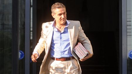 Probleme de familie la Steaua!** Transferul pentru care Becali a negociat în SECRET a picat! Vezi motivul