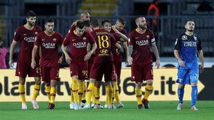 Manchester United și Arsenal se luptă pentru "perla" lui AS Roma. Vor să activeze clauza de reziliere