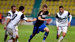 Remiză decisă în două minute: Viitorul - U Cluj 1-1. CS U Craiova - FC Brașov 0-1. "Stegarii" se impun în 10 oameni, oltenii nu au mai câștigat de patru meciuri