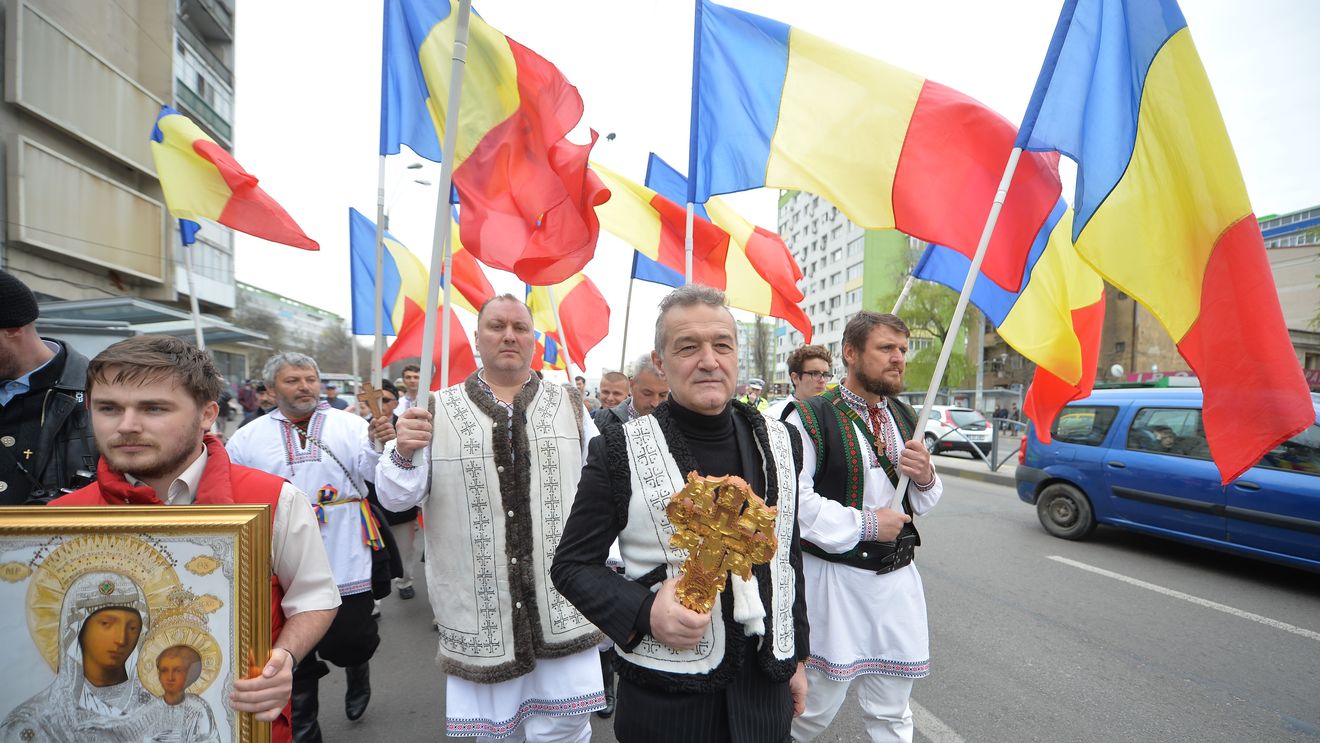 Fotbaliștii de la FCSB, trimiși de Becali să voteze la "Referendumul pentru Familie"