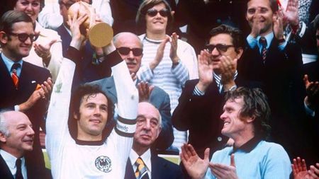 Povestea lui "Der Kaiser". Beckenbauer, cel care a condus Germania către două Campionate Mondiale