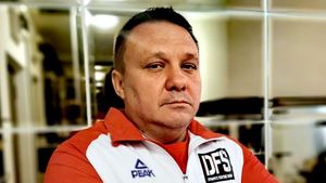 Antrenorul lui Cătălin Moroșanu trage un semnal de alarmă: „Am rămas foarte dezamăgit, erau foarte mulți oameni pe străzi!”