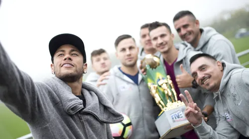 Starul Neymar, cu steagul României. Băieții de la Tao United, campioni în Brazilia, au mers la Paris Saint-Germain | GALERIE FOTO