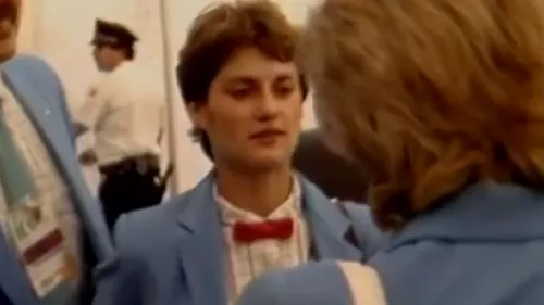 Imagini unice cu Nadia Comăneci din 1984! Cine era misterioasă doamnă cu ochelari care a însoțit-o la Los Angeles | VIDEO