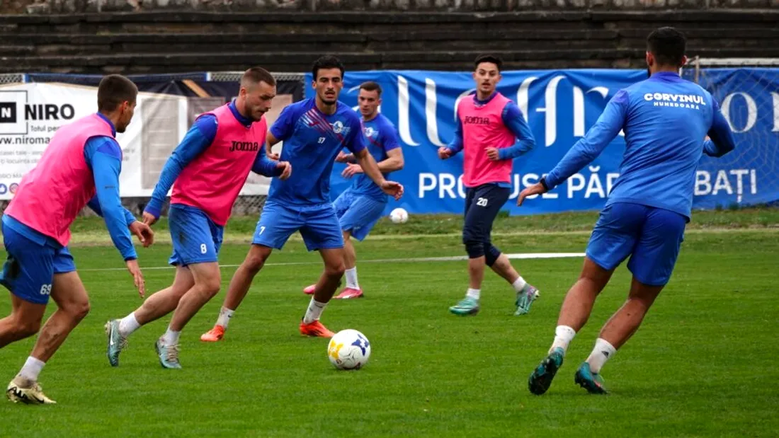 Corvinul debutează în play-out-ul din Liga 2 contra FCU Craiova. Florin Maxim, despre nivelul echipei: ”Sunt mulțumit de cum s-au antrenat jucătorii în ultimul timp”