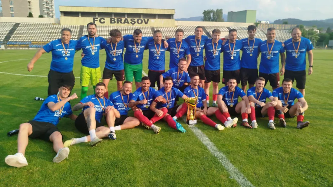 CSM Săcele a realizat eventul. Echipa condusă de Marian Cristescu a câștigat și Cupa României, faza județeană Brașov. Ionel Ganea, prima apariție publică după drama suferită