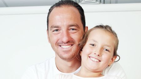 Joacă pentru națională cu inima din tribune!** Cel mai rapid înotător e într-o cursă continuă pentru victorii și pentru fetița sa