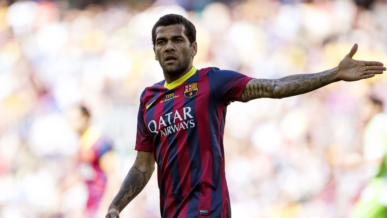 Daniel Alves, motiv de "război" în Anglia
