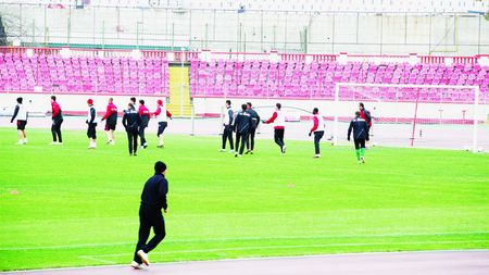 "Domnule polițist, m-am antrenat!"** "Câinii" au avut ochi numai pentru domnișoarele angajate ale Ministerului de Interne