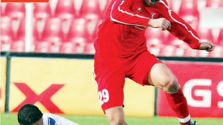 INCREDIBIL! Pașcovic a bătut un suporter arădean!