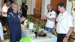 Petrecere surpriză pentru Condescu