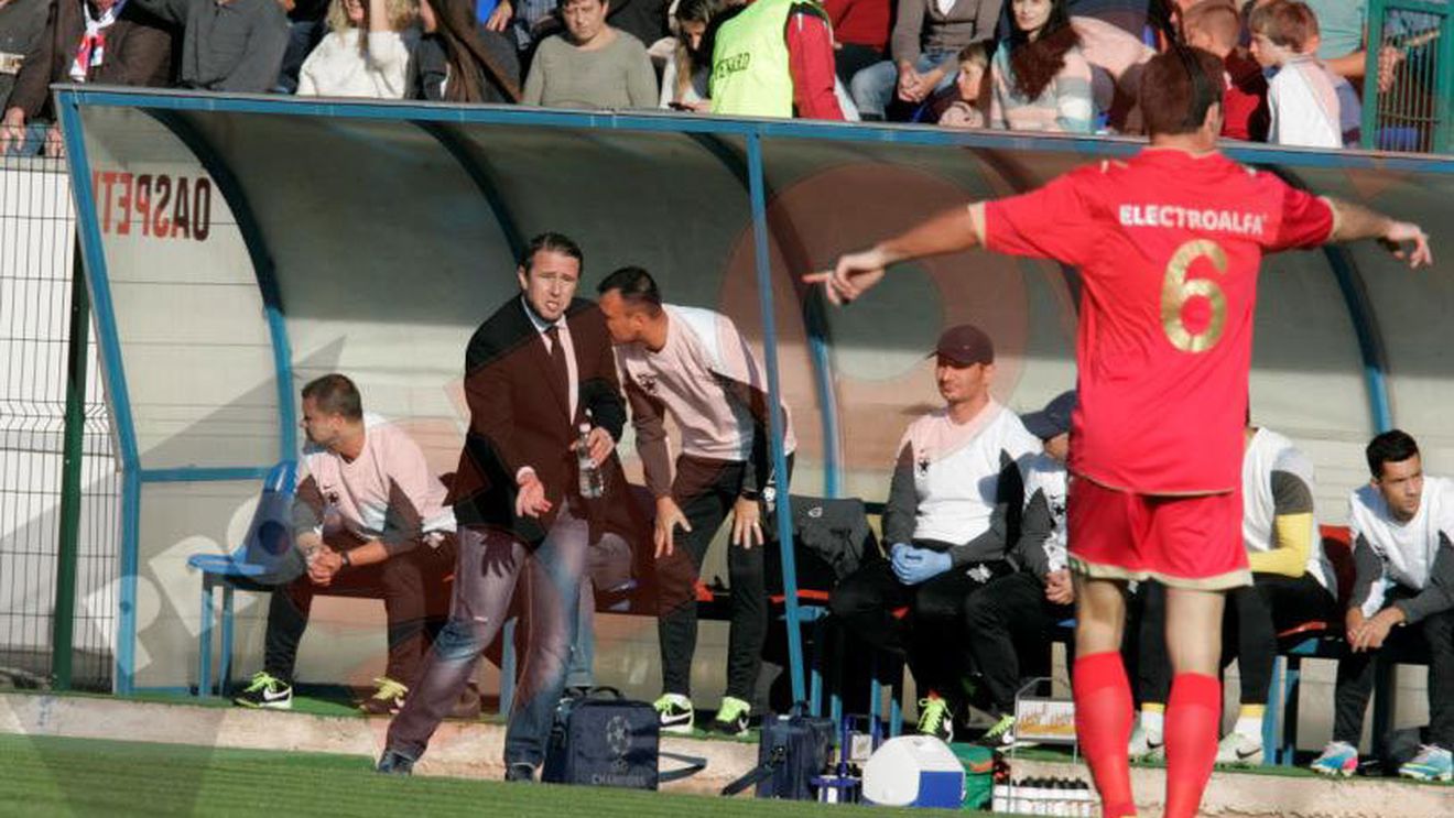 Reghecampf e din nou lider: "Campionatul e foarte puternic! Sunt mulțumit de echipă, cu Schalke a fost un accident"