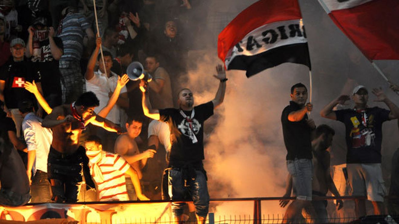 Războiul din care nimeni nu câștigă:** "Grupulețe de fani au vrut să fie 3-0 la 'masa verde' cu Rapid, E ABERANT!"