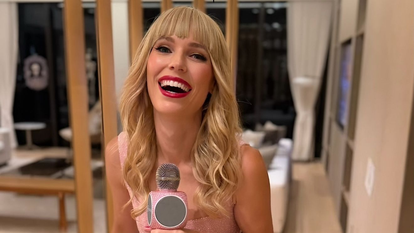 Fosta mare rivală a Simonei Halep, de nerecunoscut! Caroline Wozniacki s-a transformat în Taylor Swift