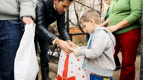 FOTO Suporteri cu inimă mare!** Fanii lui Poli au oferit cadouri mai multor familii nevoiașe din Timiș