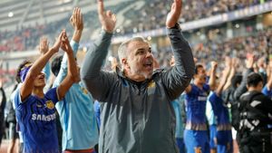 Cosmin Olăroiu, dezvăluire emoționantă despre titlul câștigat în China. „Au fost momente dureroase”. Laude pentru jucătorul crescut de Mircea Lucescu