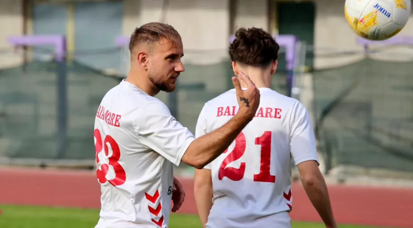 Sergiu Ciocan, fotbalist și arbitru. Mijlocașul joacă în Liga 3 și este ”central” în Liga 4 și în Liga 5