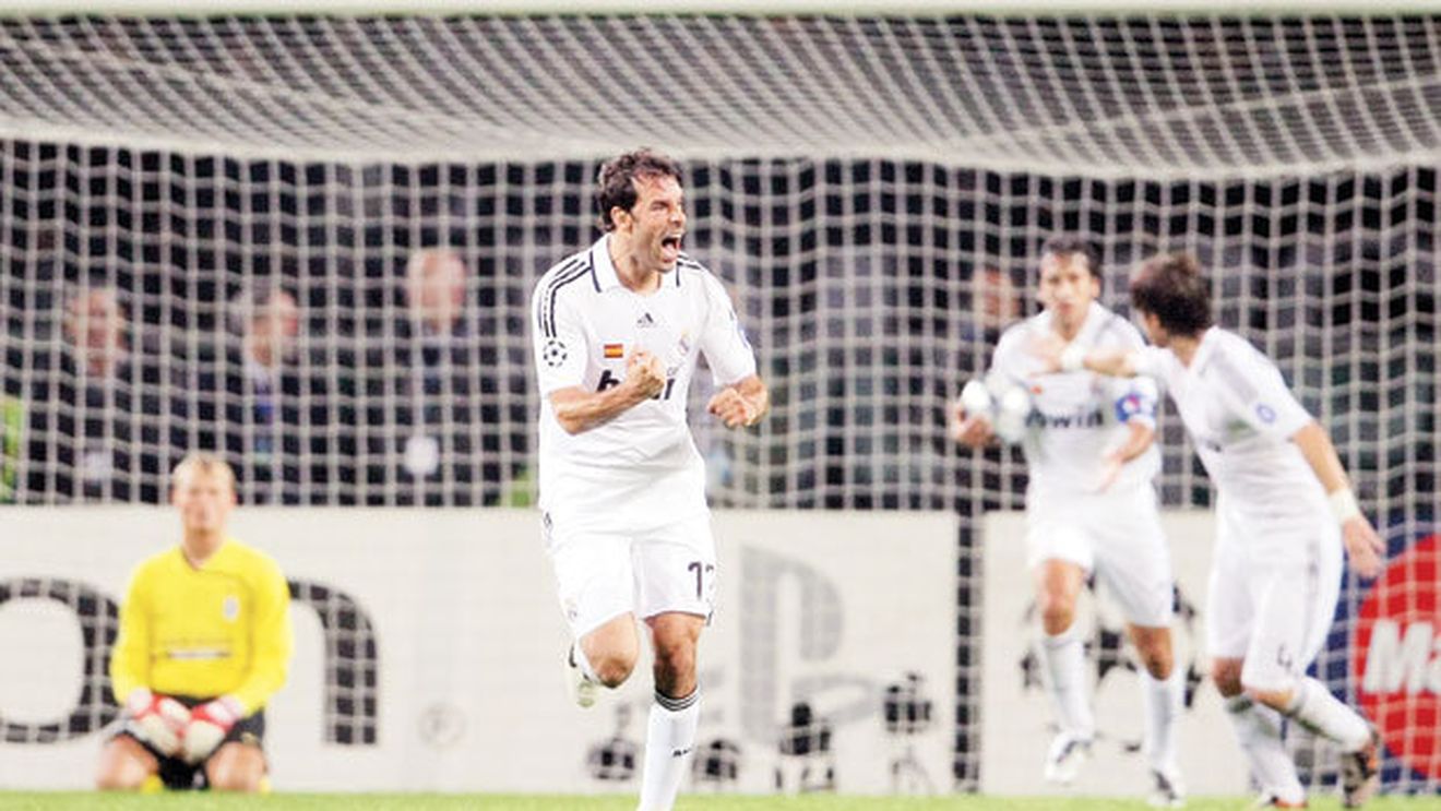 Van Nistelrooy dă bani să joace la Real!** "Vreau să-mi închei cariera la Madrid"