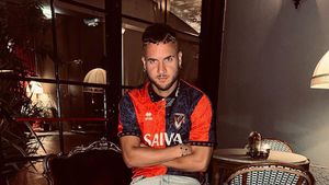 Concurență pentru transferul lui George Pușcaș! Omul care l-a convins pe Dennis Man să semneze vrea să-l deturneze și pe atacant din drumul spre CFR-ul lui Nelu Varga