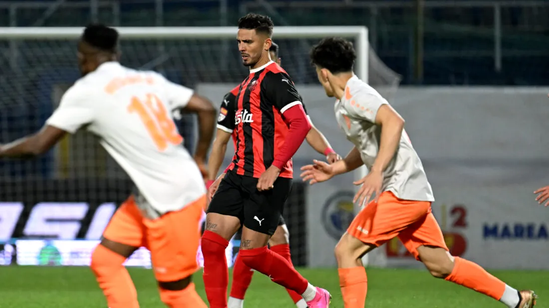 Brazilianul Elton da Silva a ajuns în Liga 3 după despărțirea de ACSM Reșița. A revenit în orașul care i-a fost prima gazdă în România, dar a confundat stadioanele