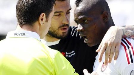 Suspendare drastică pentru Balotelli în Serie A!** Ce a făcut atacantul lui AC Milan în meciul cu Fiorentina