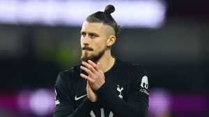 Răsturnare de situație cu transferul lui Radu Drăgușin! Clubul cu 7 Ligi ale Campionilor în palmares a început negocierile