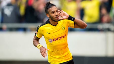 Așa motivezi un jucător fabulos! Tratamentul special de care are parte vedeta Aubameyang pentru a marca goluri pe bandă rulantă. Ce-i permite antrenorul Borussiei e unic în fotbalul mare