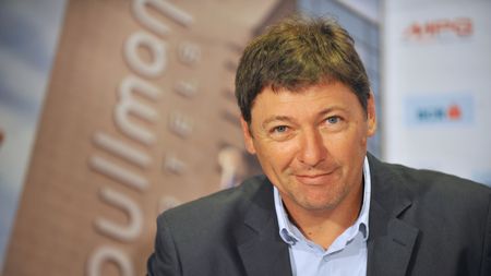 SPECIAL | Marius Comănescu povestește cum a ajuns în prima linie a tenisului românesc: "Ilie e de vină!" De la racheta făcută cu bomfaierul, la clipa când a primit, pentru câteva ore, racheta lui Năstase cu poză pe cadru. "Dacă juca un meci greu, Florin Segărceanu zicea...". Rolul lui Hagi 