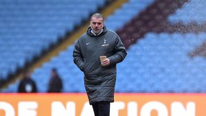 „E timpul să pleci!”. A cerut ca Ange Postecoglou să-şi dea demisia de urgență de la echipa lui Radu Drăguşin