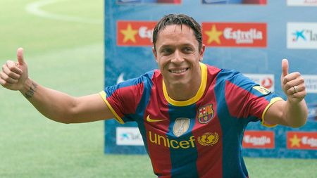 Jolly joker pentru Guardiola!** Adriano: "Pot juca pe 5 posturi"