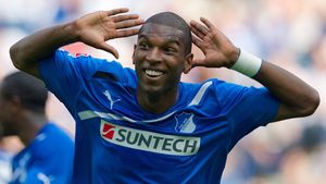 Ryan Babel și-a pozat iubita aproape goală și a postat imaginea pe net