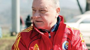 Sandu îl face praf pe Răzvan:** "În ultima lună, Lucescu a făcut lotul Rapidului! Din cauza lui l-am pierdut pe Olăroiu!"