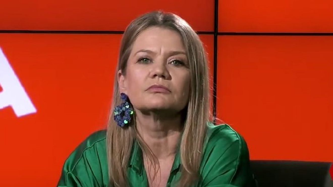 O femeie s-a năpustit asupra Ioanei Cosma. Derapaj suburban: „Fă, dispari! Să nu te mai văd”