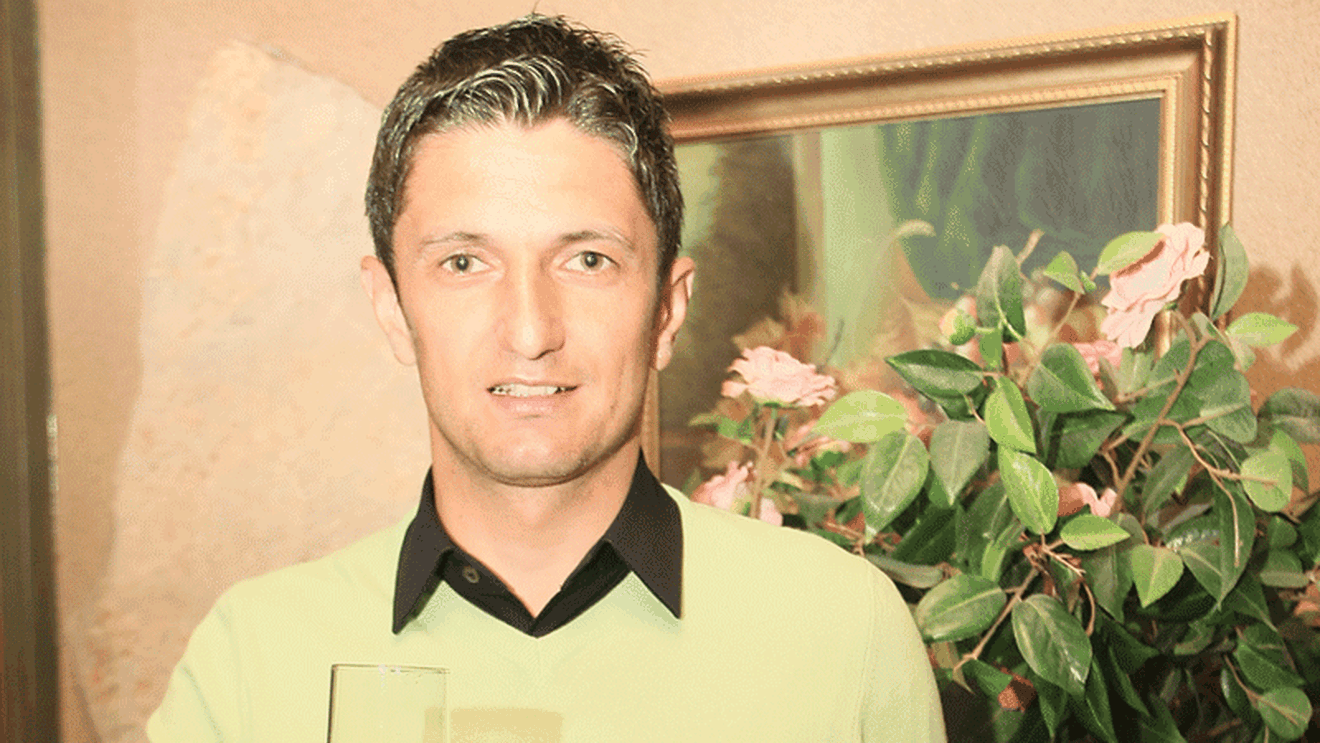 Vezi aici cum a dansat Răzvan Lucescu din buric, de ziua sa!