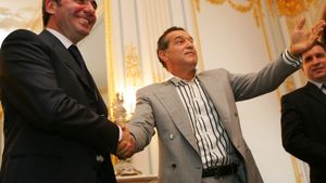 Becali: "Îi dau Steaua lui Hagi pentru 3 milioane de â‚¬!"