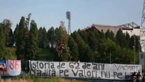 Fanii Stelei i-au scris lui Lăcătuș!** "Te iubim, dar Steaua de azi nu mai e Steaua pe care ai cunoscut-o! Îți cerem să readuci onoarea și profesionalismul la club!"