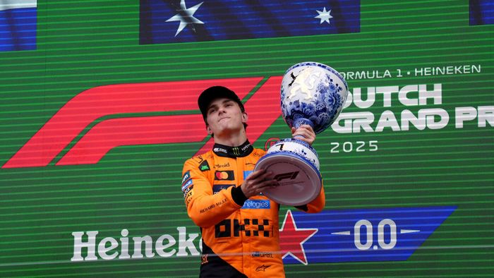 Oscar Piastri a câștigat Marele Premiu al Olandei, într-o cursă nebună în care Norris, Hamilton şi Leclerc au abandonat