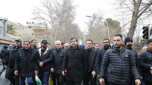 Iranienii vor ca omul din anturajul lui Donald Trump să-l trădeze și să lovească crunt SUA