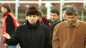 GALERIE FOTO | De la buzunarele goale, la majoretele Connex. 10 IMAGINI de colecție cu George Copos