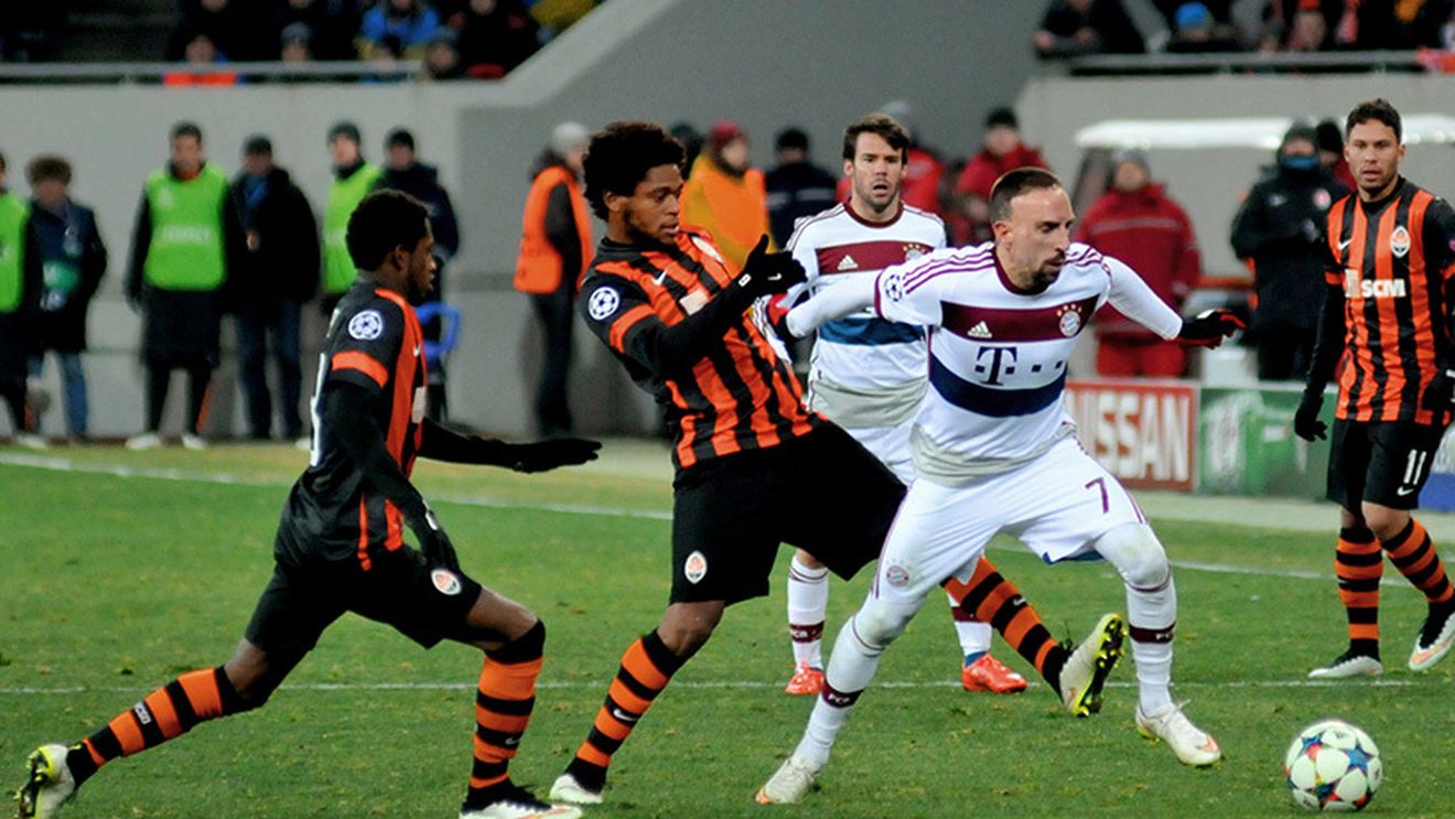 Mircea Lucescu: "Douglas Costa merită să joace alături de Robben și Ribery"