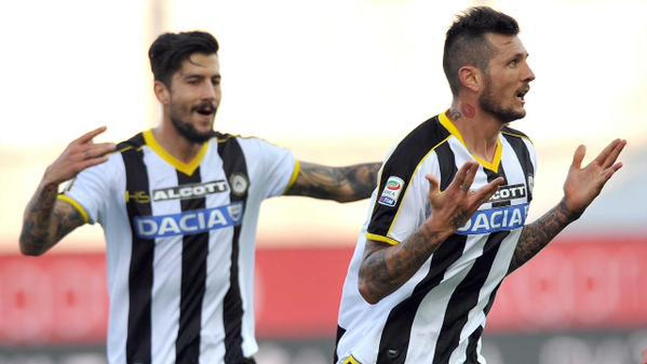 "Dublă" pentru idolul din Ghencea! Thereau face spectacol în Serie A. VIDEO |  "Scărița" prin care fostul atacant al Stelei a spart gheața în tricoul lui Udinese