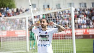 Prima reacție din partea celor incriminați în scandalul de blat de la Petrolul - FC Botoşani! „Atât de malefic să fie? Ce, îi ia el apartament?"